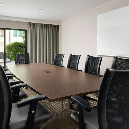 Courtyard By Marriott Los Angeles Pasadena Old Town Экстерьер фото