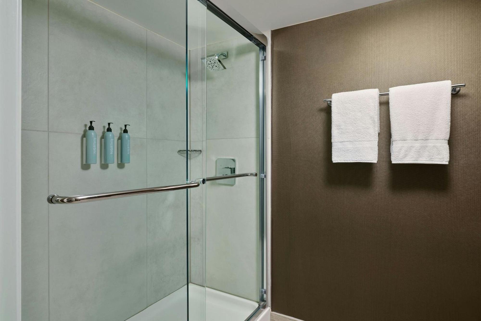 Courtyard By Marriott Los Angeles Pasadena Old Town Экстерьер фото