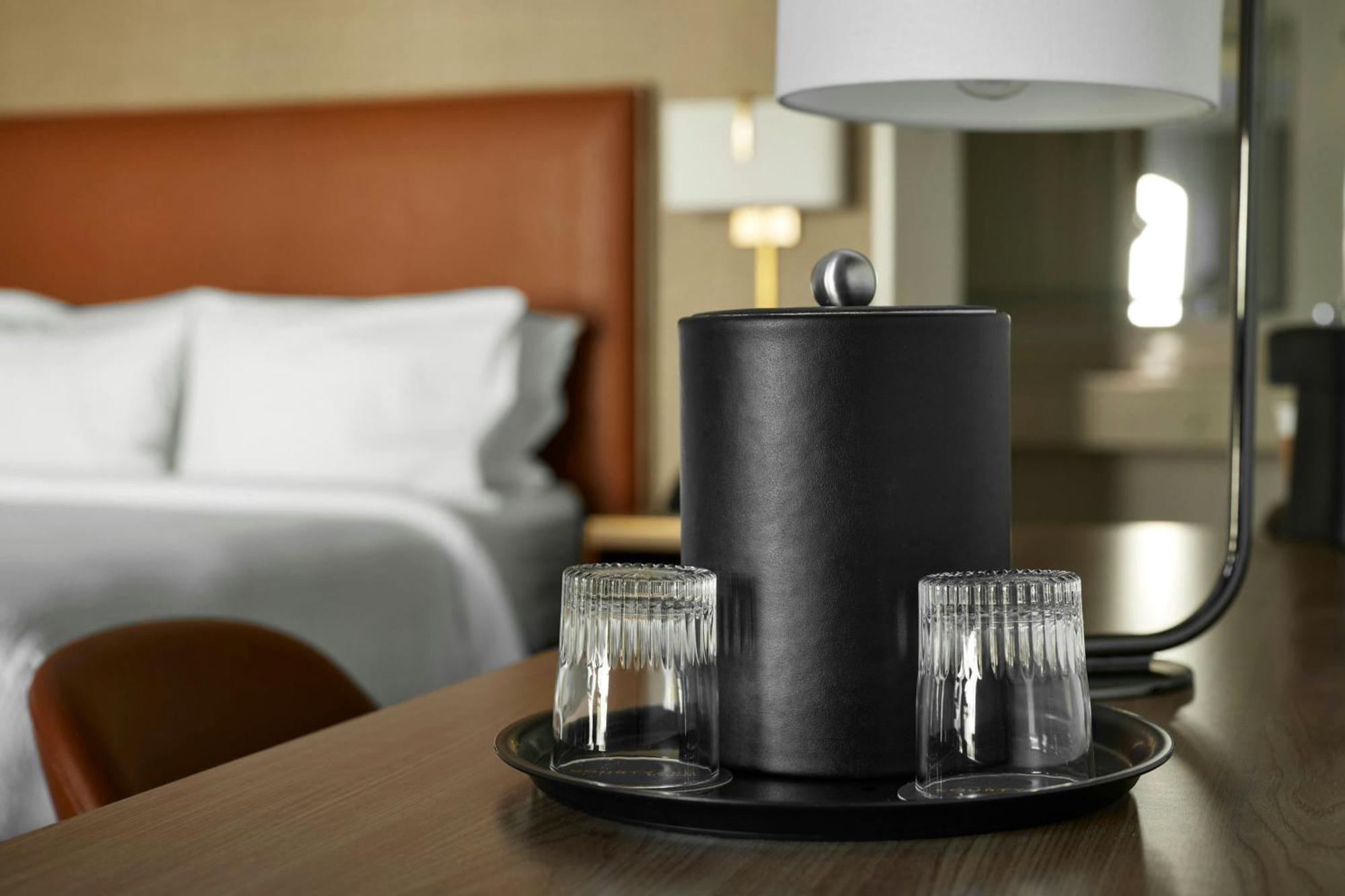 Courtyard By Marriott Los Angeles Pasadena Old Town Экстерьер фото