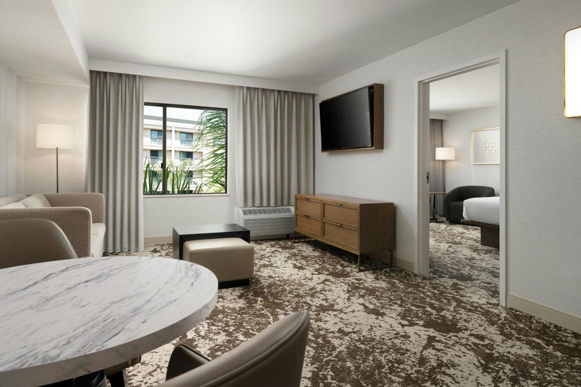 Courtyard By Marriott Los Angeles Pasadena Old Town Экстерьер фото