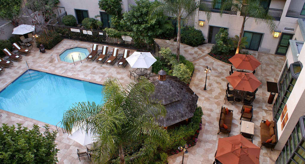 Courtyard By Marriott Los Angeles Pasadena Old Town Экстерьер фото