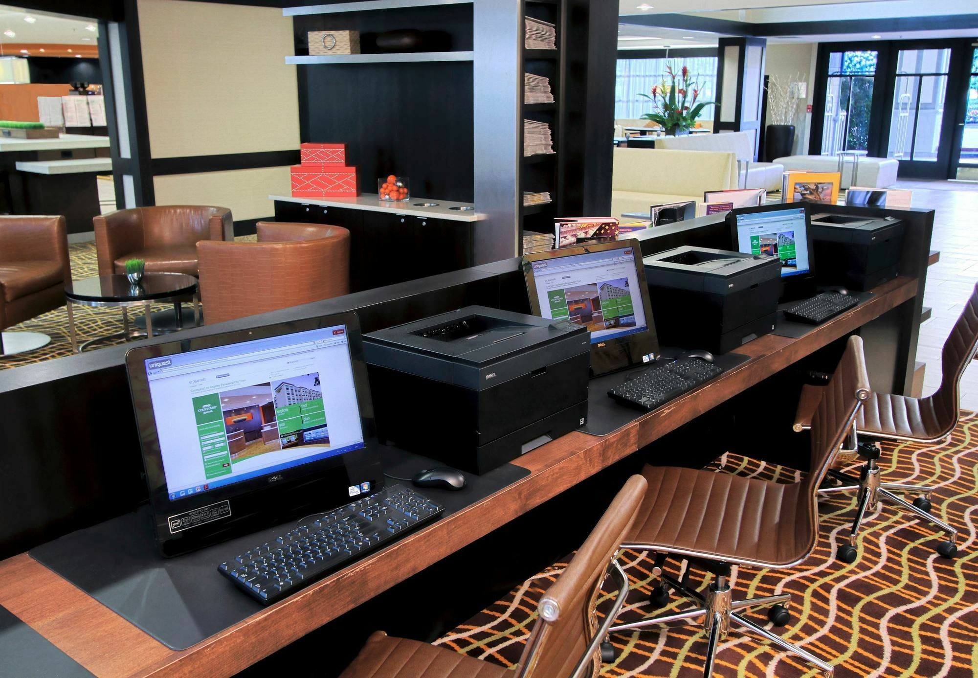 Courtyard By Marriott Los Angeles Pasadena Old Town Экстерьер фото