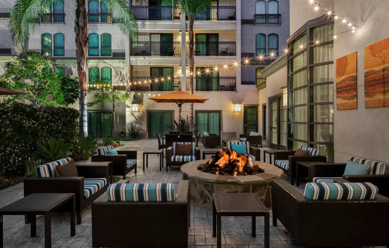 Courtyard By Marriott Los Angeles Pasadena Old Town Экстерьер фото